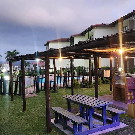 Topanga 17 Uvongo Beach Dış mekan fotoğraf